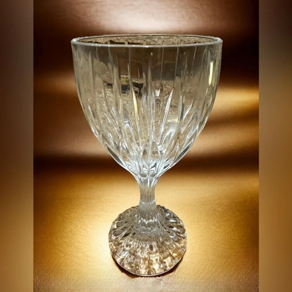 Vintage New‎ crystal Park lane wine glass Mikasa retired pattern